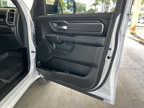 Used 2025 RAM 1500 Big Horn AWD/4WD image 32