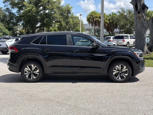 New 2026 Volkswagen Atlas Cross Sport SE FWD image 8