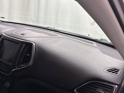 Used 2023 Jeep Cherokee Altitude Lux image 27