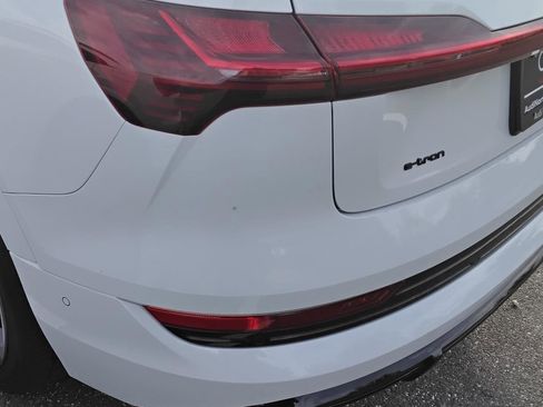 Used 2023 Audi e-tron Prestige w/ Prestige Package image 9