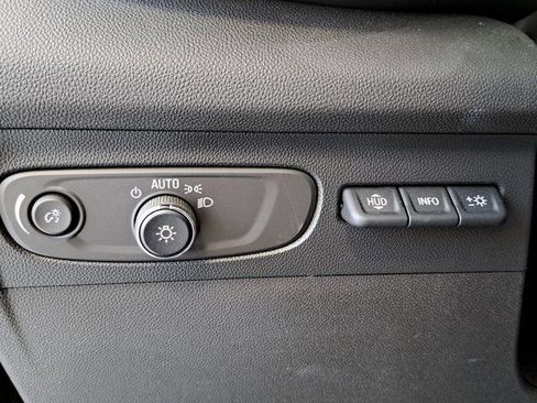 Used 2022 Buick Envision Avenir w/ Technology Package II image 13