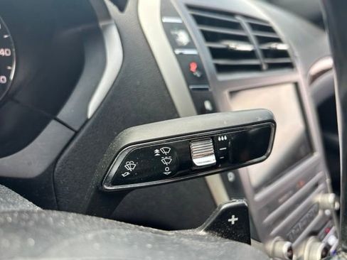 Used 2017 Lincoln MKZ Reserve FWD image 22