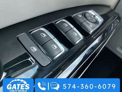 Used 2024 Kia Carnival EX image 23