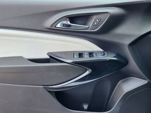 Certified 2025 Chevrolet Trax LT FWD image 23