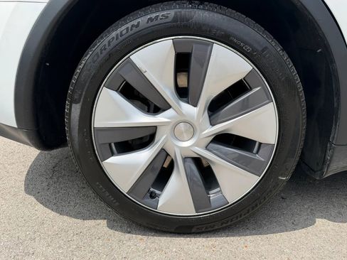 Used 2023 Tesla Model Y Long Range AWD/4WD image 12