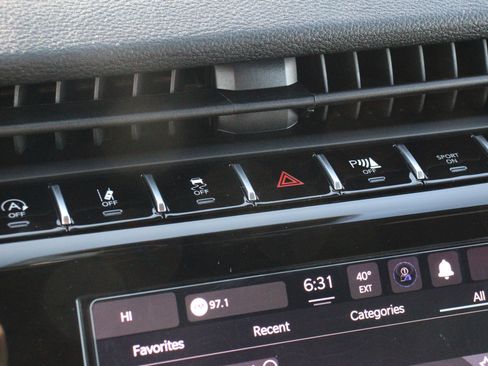 New 2026 Jeep Grand Cherokee L Laredo image 19