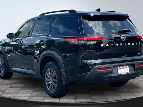 Used 2024 Nissan Pathfinder SV FWD image 4