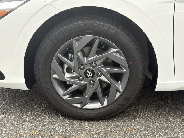 New 2026 Hyundai Elantra Hybrid FWD image 13