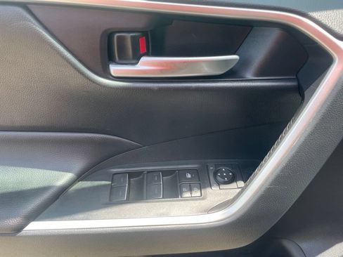 Used 2024 Toyota RAV4 XLE FWD image 17