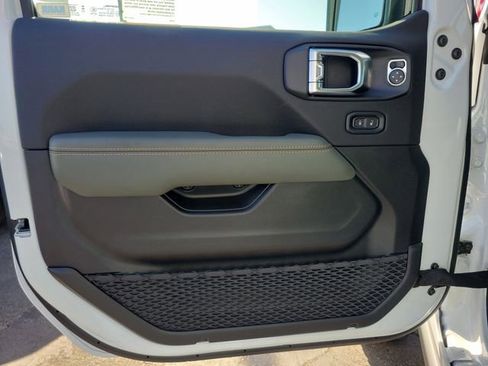 New 2026 Jeep Gladiator Mojave image 16