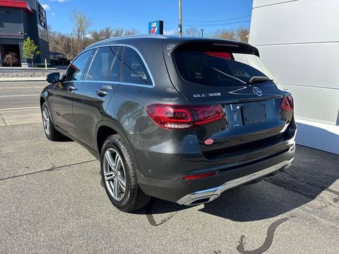 Used 2021 Mercedes-Benz GLC 300 4MATIC image 3