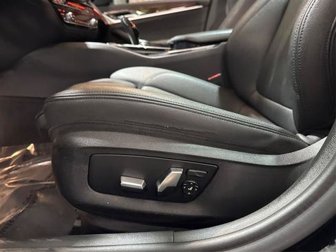 Used 2019 BMW 530i xDrive image 17