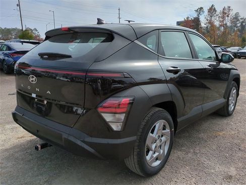 New 2026 Hyundai Kona SE image 5