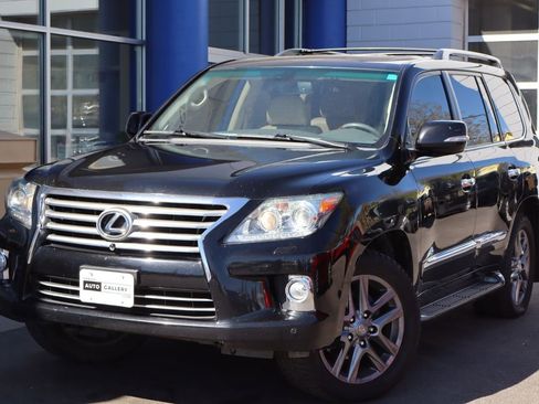 Used 2013 Lexus LX 570 4WD w/ Luxury Pkg image 1
