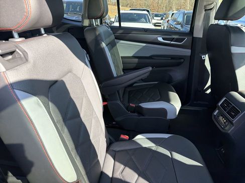 New 2026 Volkswagen Atlas Peak Edition image 17