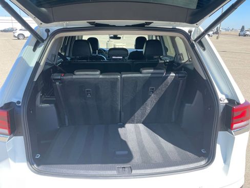 Used 2025 Volkswagen Atlas SE image 34