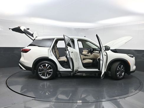 Used 2023 INFINITI QX60 Luxe FWD image 39
