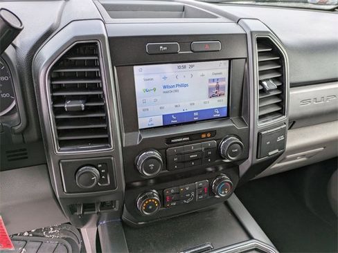 Used 2022 Ford F250 XLT w/ XLT Premium Package image 11