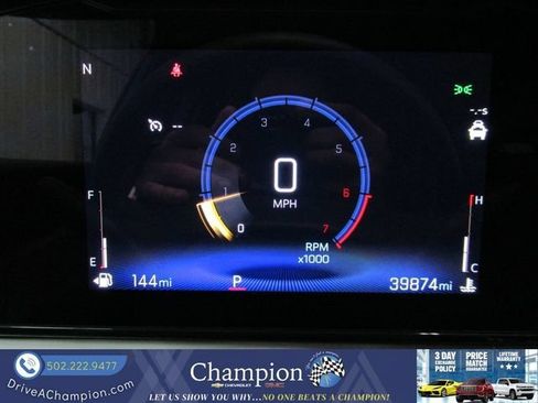 Used 2025 Chevrolet Trax LT FWD image 24
