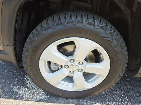 Used 2021 Jeep Compass Latitude w/ Convenience Group image 33