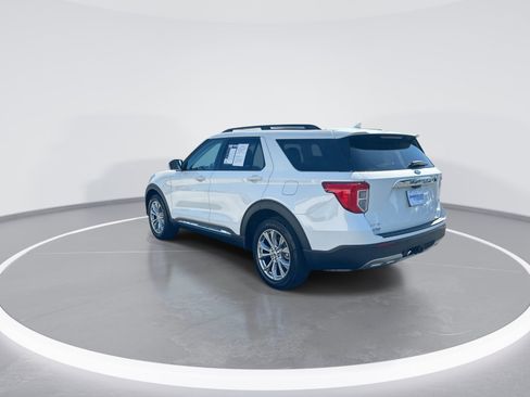 Used 2024 Ford Explorer XLT w/ Equipment Group 202A AWD/4WD image 7