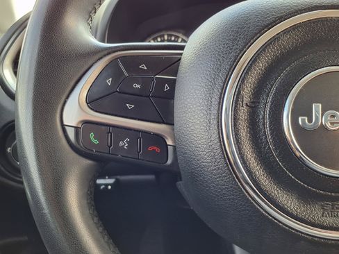 Used 2022 Jeep Renegade Latitude AWD/4WD image 15
