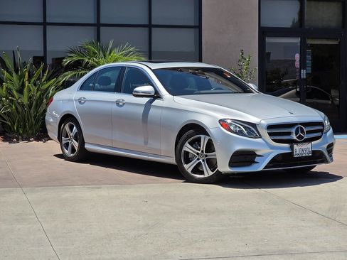 Used 2019 Mercedes-Benz E 300 image 3