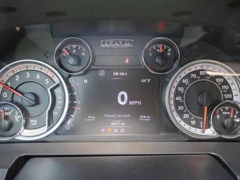 Used 2018 RAM 1500 Laramie image 26