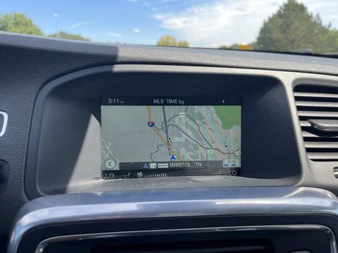 Used 2016 Volvo S60 T5 Premier image 9