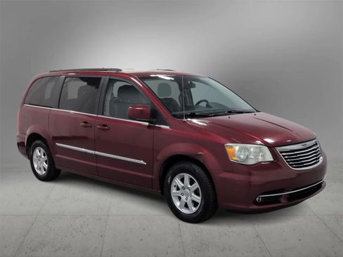 Used 2012 Chrysler Town & Country Touring w/ Entertainment Group #1 image 2