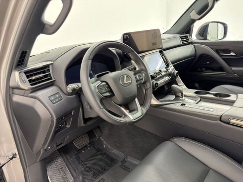 Certified 2025 Lexus LX 700h Luxury w/ Appearance Package AWD/4WD image 4