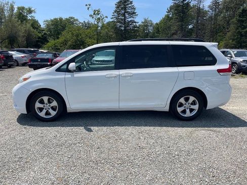 Used 2014 Toyota Sienna LE FWD image 8