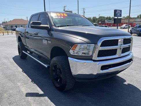 Used 2017 RAM 2500 Tradesman w/ Chrome Appearance Group AWD/4WD image 7
