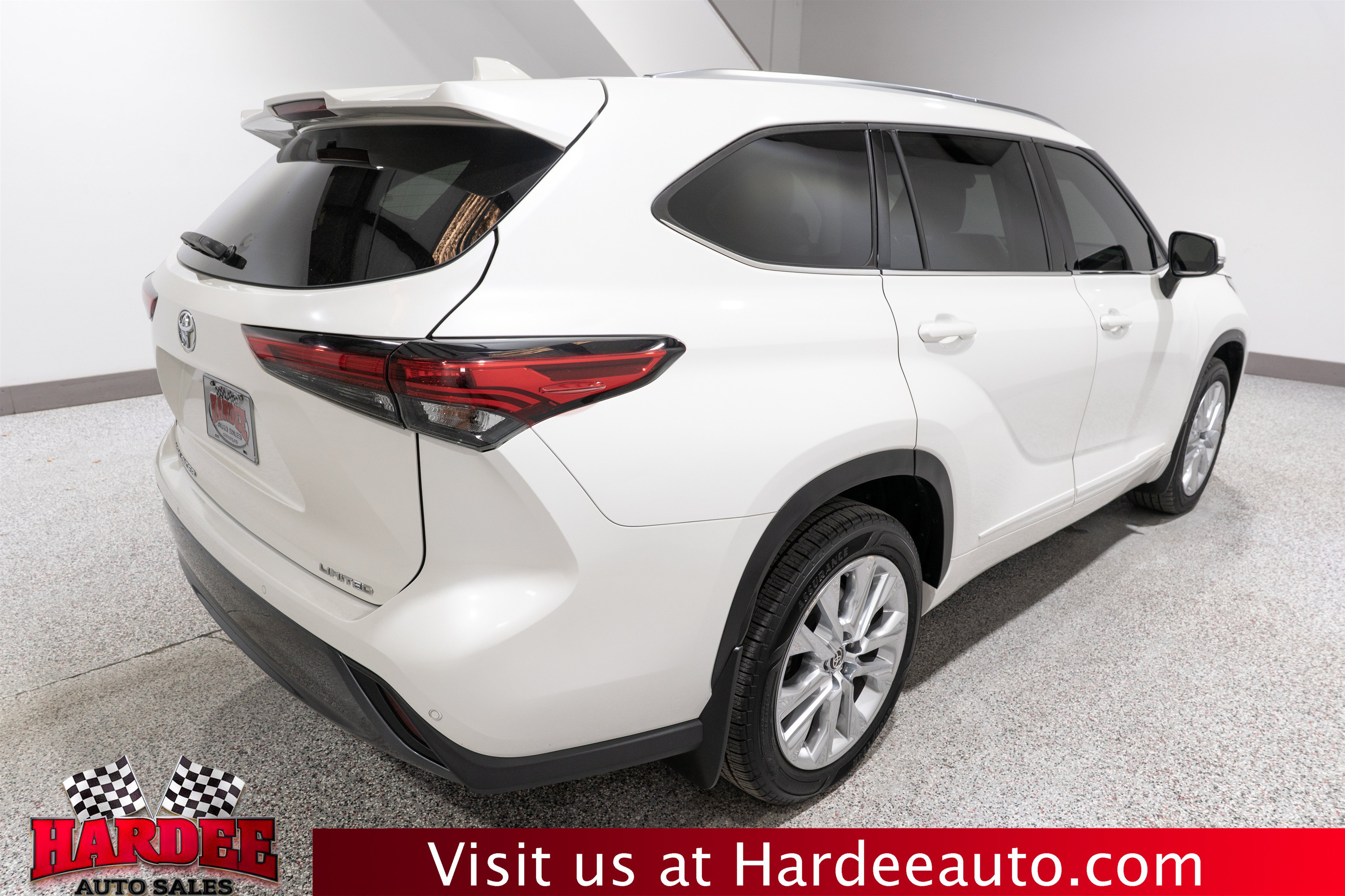 Used 2021 Toyota Highlander Limited FWD image 5