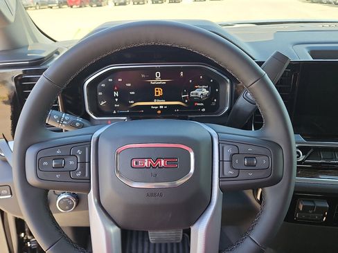 New 2026 GMC Sierra 1500 SLE image 15