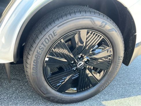 New 2025 Nissan Murano SV AWD/4WD image 18