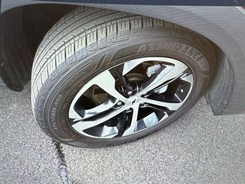 Used 2024 Chevrolet Trax RS FWD image 18