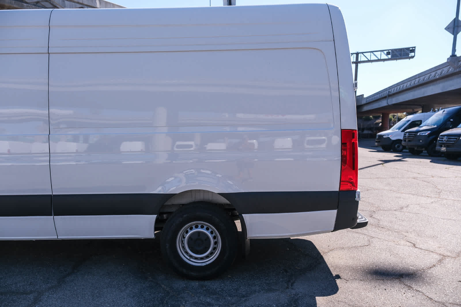 New 2025 Mercedes-Benz eSprinter 170 Cargo image 8