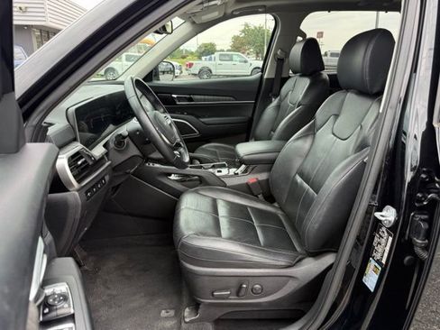 Used 2024 Kia Telluride EX w/ EX Captain's Chair Package FWD image 18