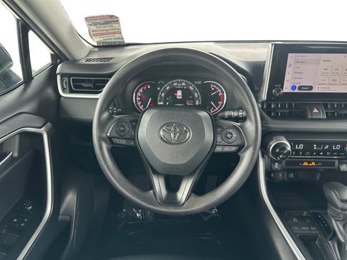 Used 2025 Toyota RAV4 XLE FWD image 12