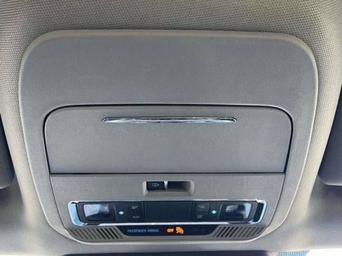 Used 2023 Ford F150 Lariat w/ Trailer Tow Package image 8