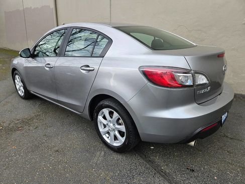 Used 2010 MAZDA MAZDA3 i Touring image 3