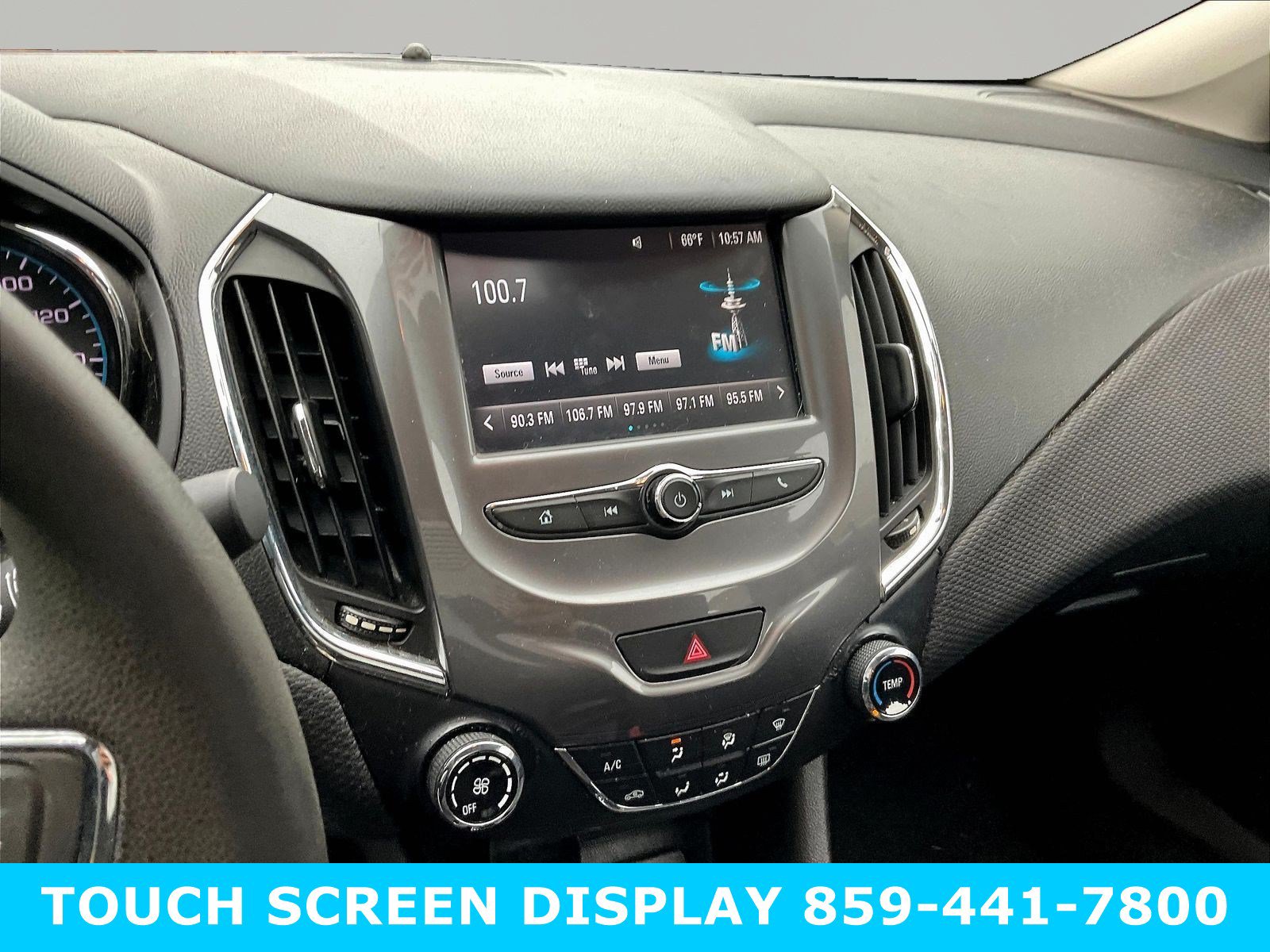 Used 2017 Chevrolet Cruze LT FWD image 10
