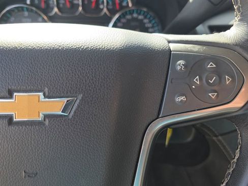 Used 2018 Chevrolet Suburban LT w/ RST Edition image 17