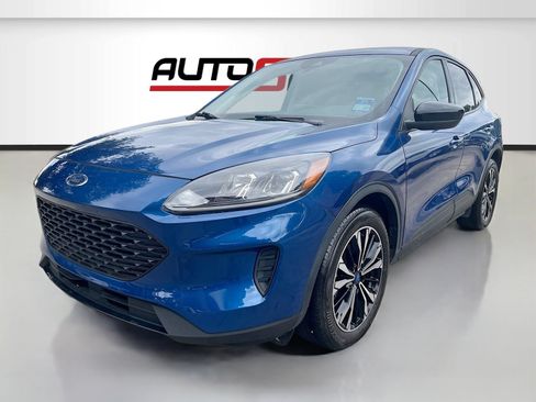 Used 2022 Ford Escape SE w/ SE Sport Appearance Package FWD image 3
