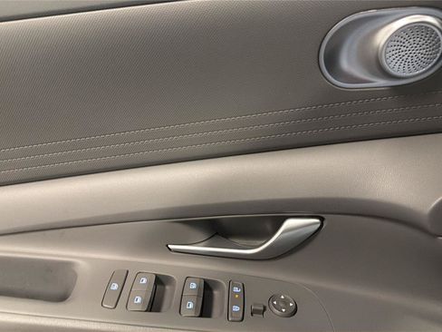 Certified 2024 Hyundai Elantra SEL FWD image 23