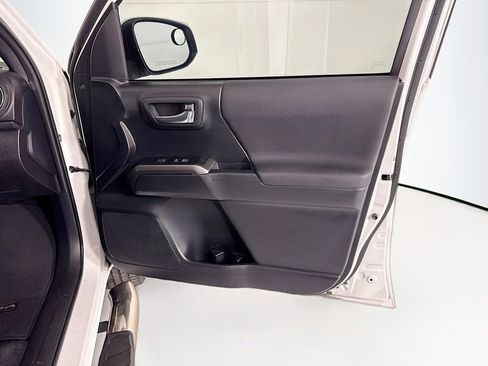 Used 2019 Toyota Tacoma TRD Off-Road RWD image 25