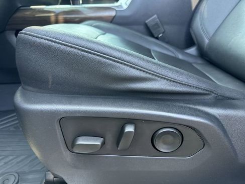 Used 2023 Chevrolet Silverado 1500 LT Trail Boss w/ Convenience Package II image 11