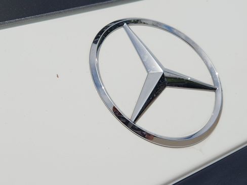 Certified 2025 Mercedes-Benz GLC 300 4MATIC image 30