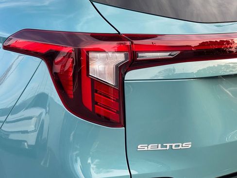 New 2026 Kia Seltos EX FWD image 4